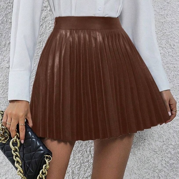 Brown Vegan Leather Pleated Mini Skirt - Picture 3 of 4
